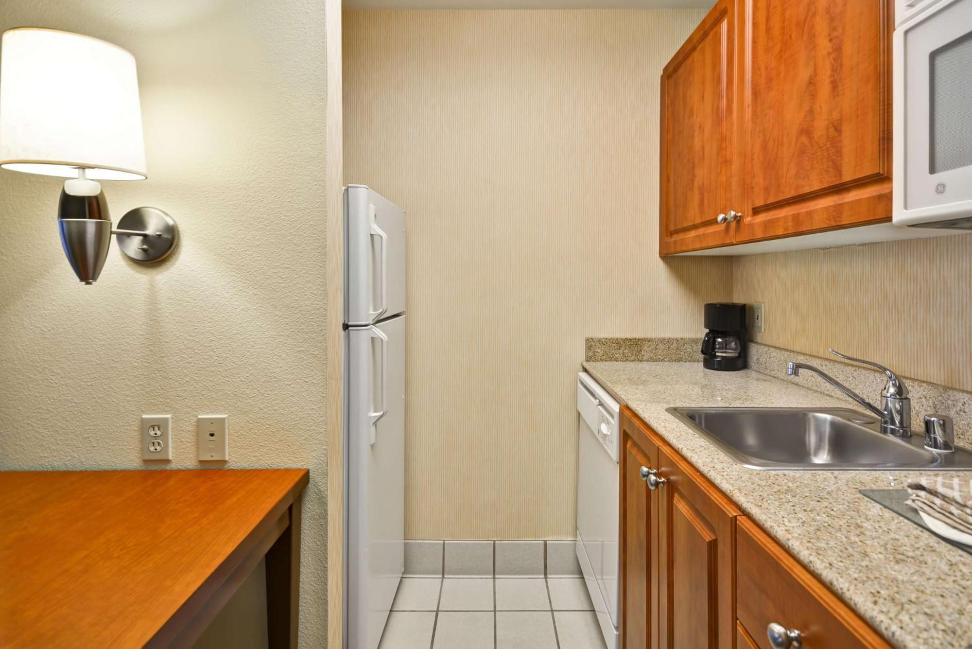 Homewood Suites By Hilton Newark-Wilmington South Area Экстерьер фото
